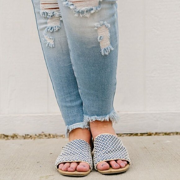 Kancan - Lighten Up Jeans - NWT - Picture 4 of 4